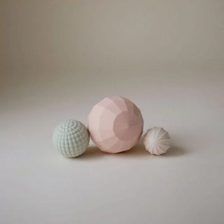 NESTING SPHERES SENSORY TOY - Blush